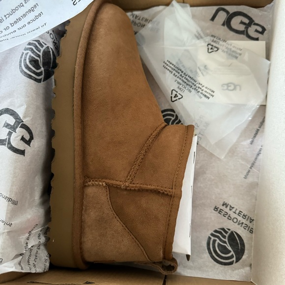 Ugg ultra mini size 8 in chestnut - Picture 3 of 10